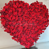 Aperturee - Aperturee Romantic Red Rose Heart Shaped Artificial Flower Wall